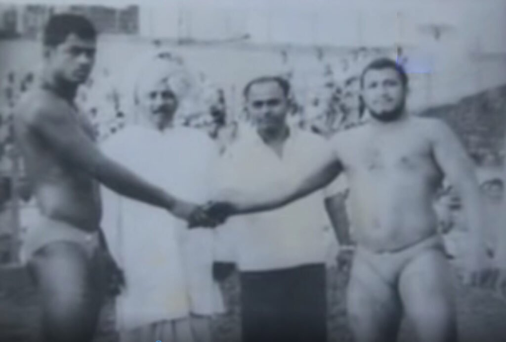 kusti,
laxman wadar,
pailwan,
vishaych bhari kusti
lakshman wadar,
pailwan laxman wadar,
pai lakshman wadar
maharashtra kesari
महाराष्ट्र केसरी 
लक्ष्मण वडार 