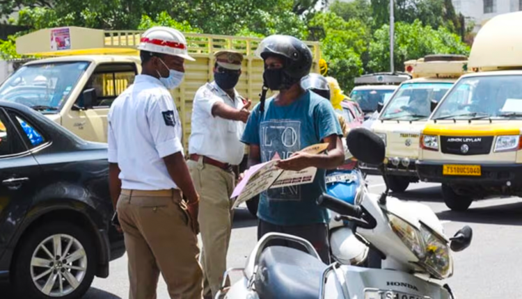 2025 वाहतूक नियम आणि ट्रॅफिक पोलिसांचे अधिकार: नवीन दंड आणि नियम